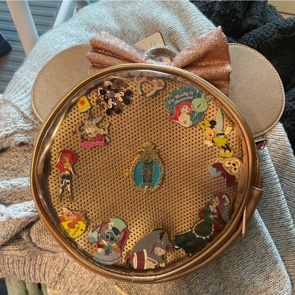 Loungefly Minnie pin bag